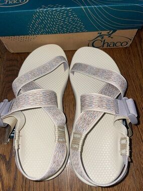 Chaco Mega Z cloud sandal NIB


Sandals